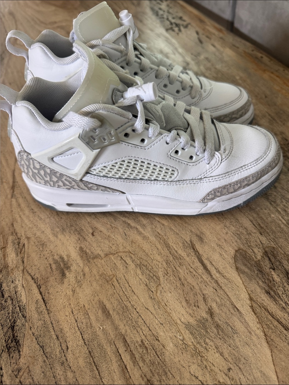 Jordan Spizike Low "White/Neutral Grey/Metallic Silver" Grade School Boys shoe